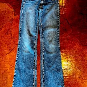 Old Navy - Sweetheart jeans size 0- broken in and very comfy!